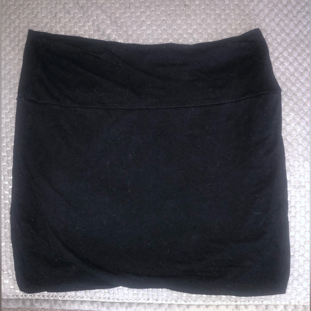 black mini skirt